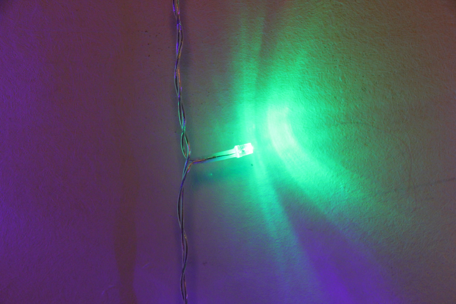 Гирлянда для дома БАХРОМА "Снежный шар" ш2,5 м* в0,6/0,8м 108 лампы LED, d-8 см, RG/RB, IP-20, Мультицвет (возможность соединения)