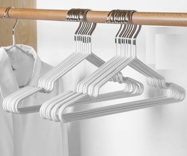 Плечики металлические нескользящие с полимерным покрытием 10шт "ТАРТИТАН", цвет серый, 30см (Селфи)