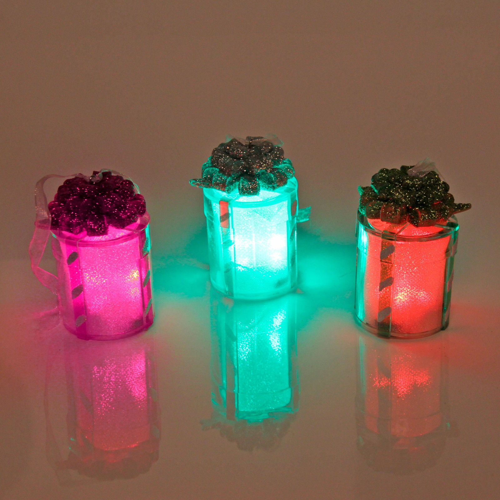 Фигурка с подсветкой "Нарядный подарок" 7*4 см, микс