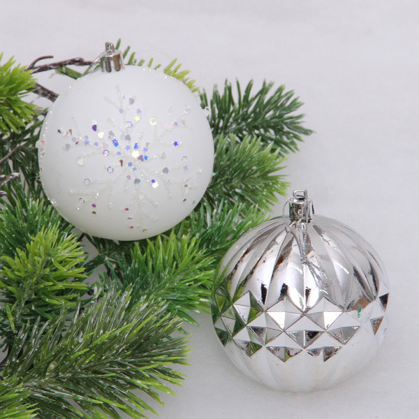 Новогодние шары "Волшебный бал" 8 см (набор 6 шт), Серебро/Белый