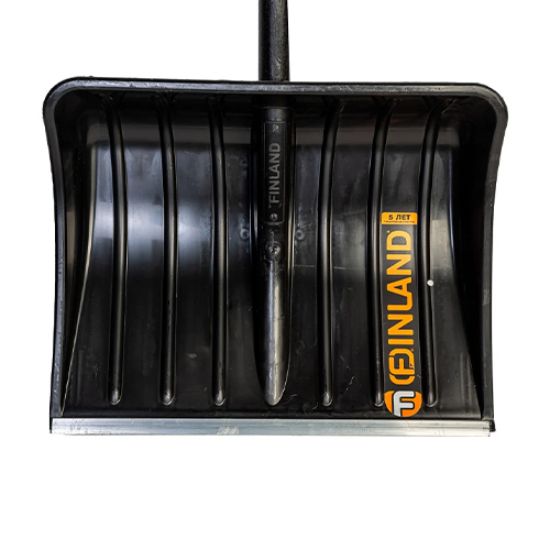 Лопата для снега 500х390 мм Finland широкая, деревянный окрашенный лакиров. черенок в/с 1358-Ч, 1/10
