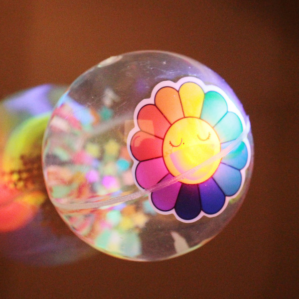 Мяч 6,5 см "Радужный цветочек" (попрыгун с водой и подсветкой) СТИКЕР НА ВЛОЖЕНИЕ