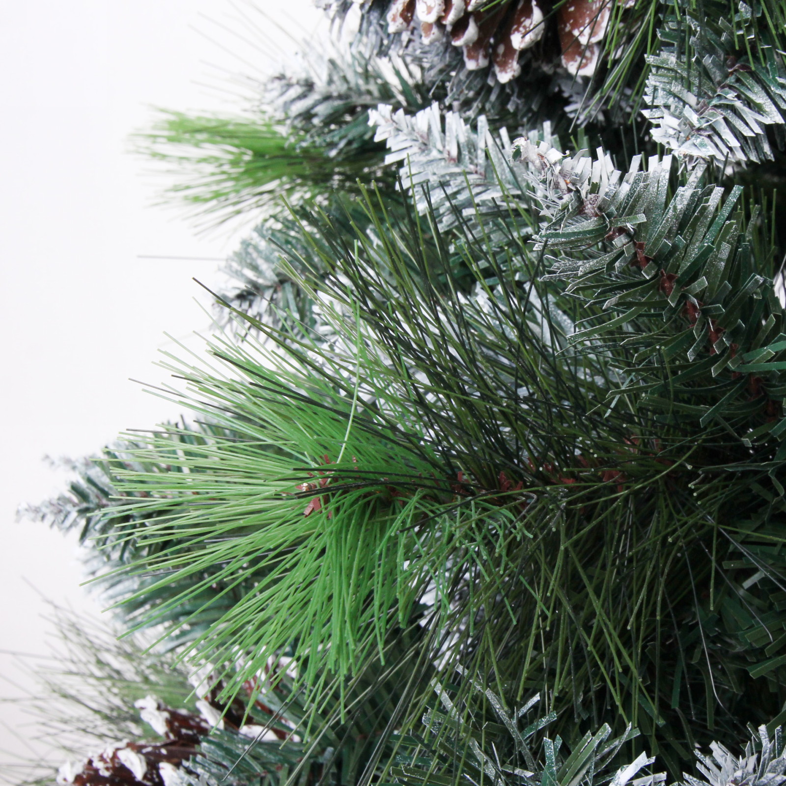 Ёлка "Сказочный лес" 270 см,ПВХ+леска, с белым напылением+шишки (2407 веток)