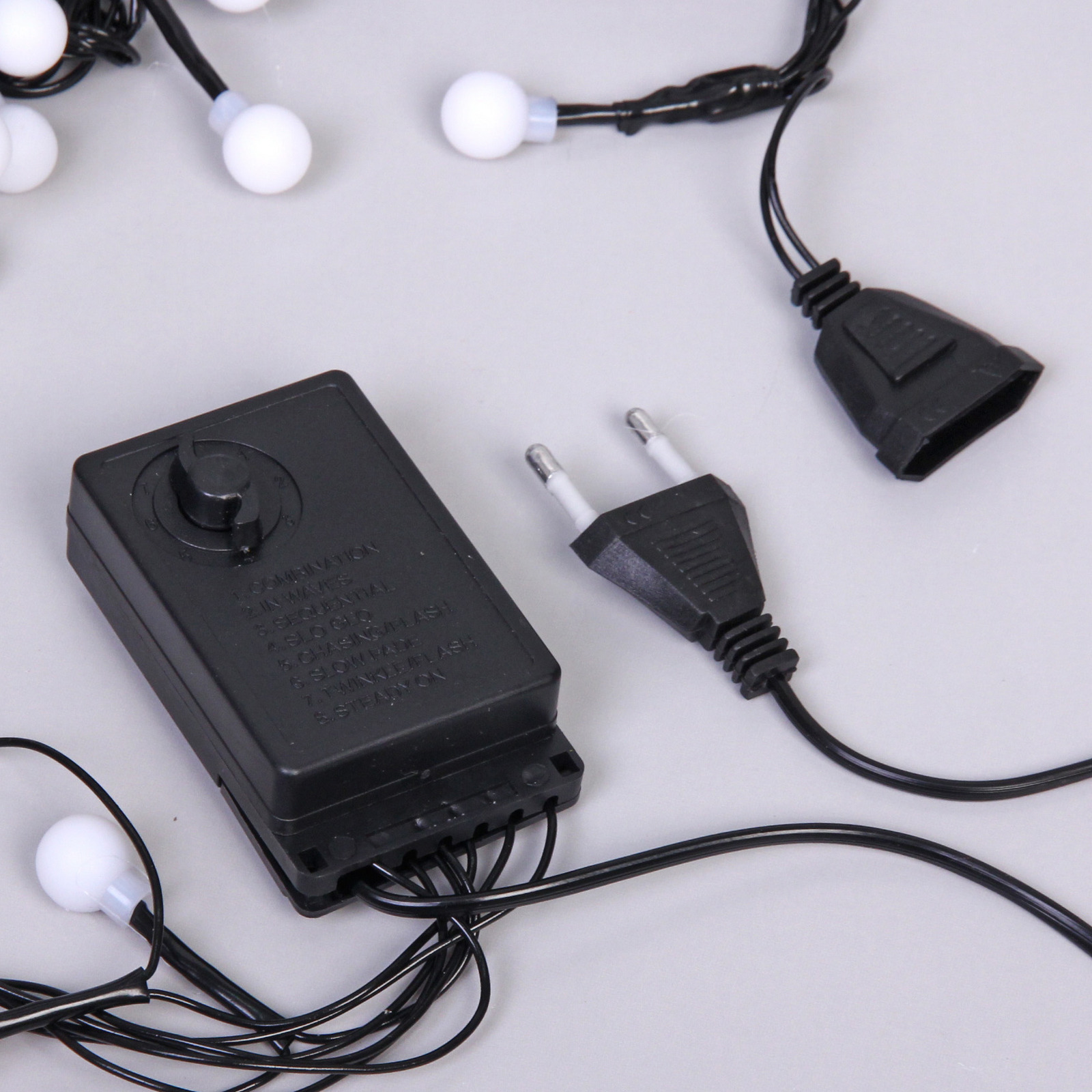 Гирлянда для дома Мишура 4 м, 200 ламп LED, d-1,4 см, черный пров, 8 реж, IP-40, Белый (возможность соединения)