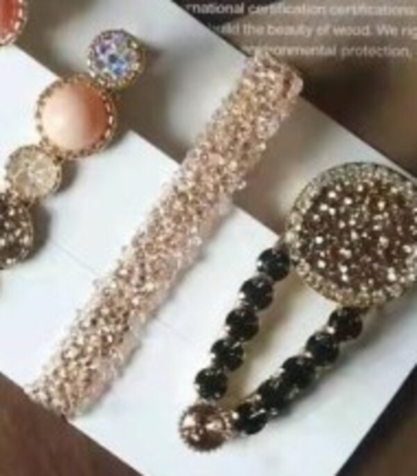 Зажим для волос 1шт на блистере "ПЕРСЕЯ", бисер, цвет пудровый блеск, 6*1см