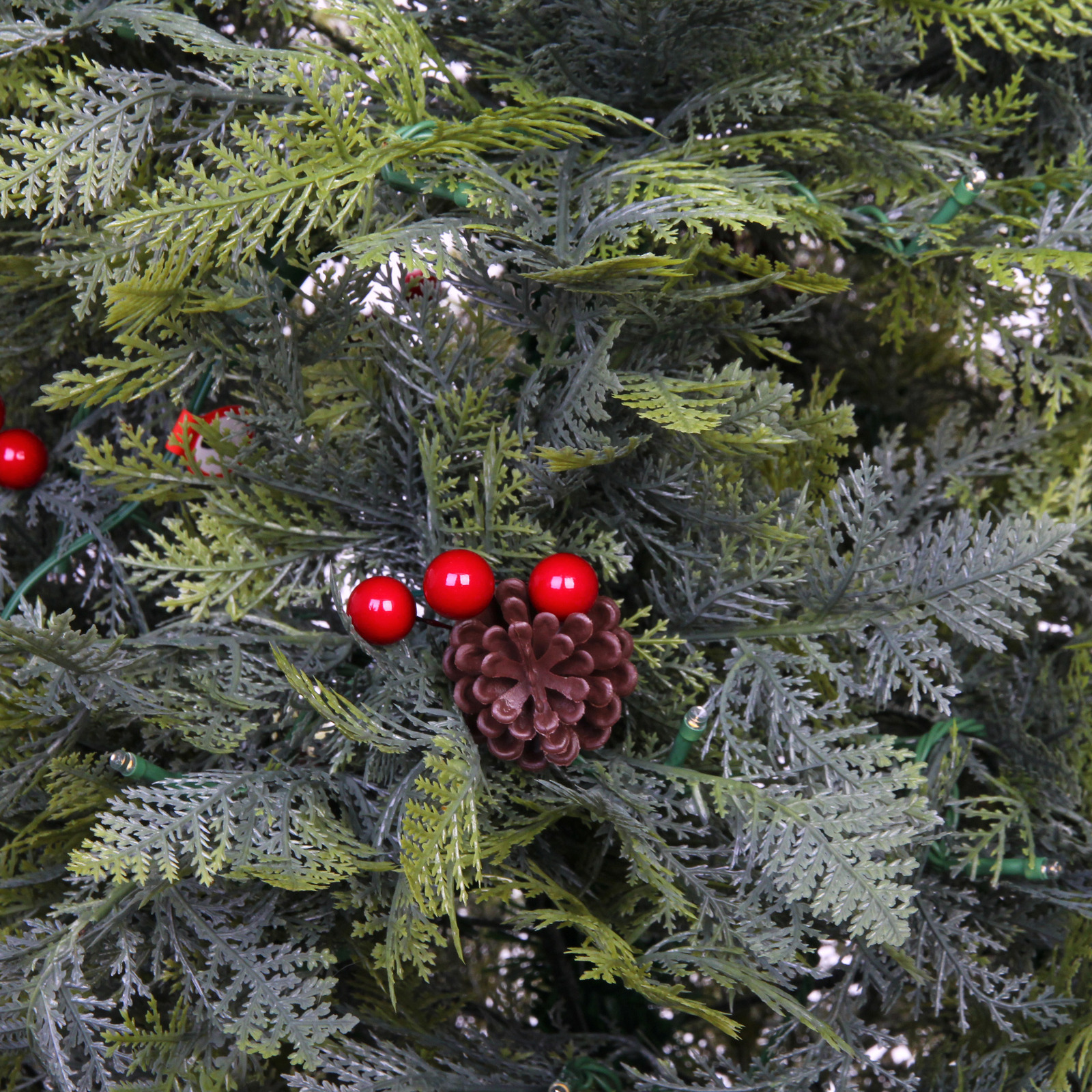 Ёлка светодиодная "Лесная радость" 180 см (868 веток), 260 ламп LED, цвет свечения-Теплый белый