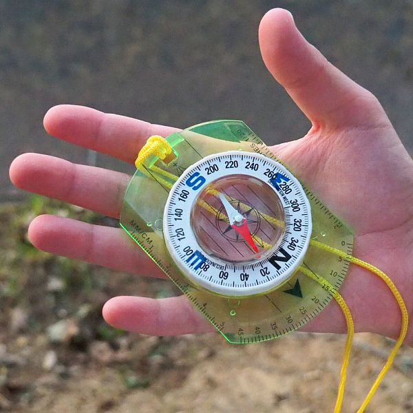 Компас туристический. Диаметр 5,5 см. 