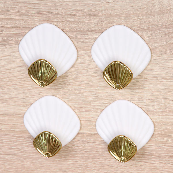 Крючки в наборе 4шт пластиковые на липкой основе "ЭДАЛЕН", цвет белый, нагрузка 2кг/6см