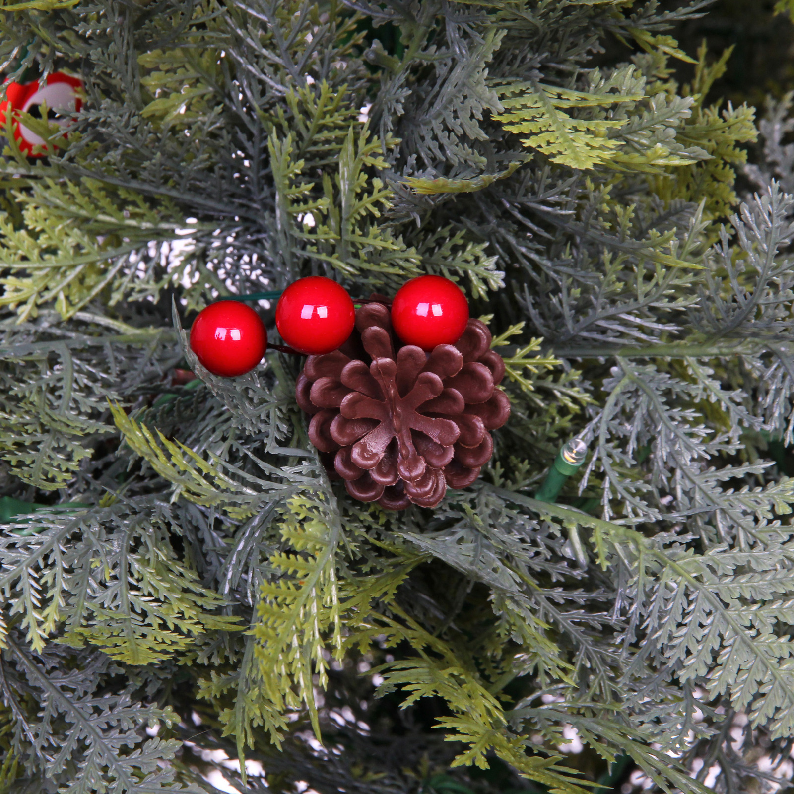 Ёлка светодиодная "Лесная радость" 180 см (868 веток), 260 ламп LED, цвет свечения-Теплый белый