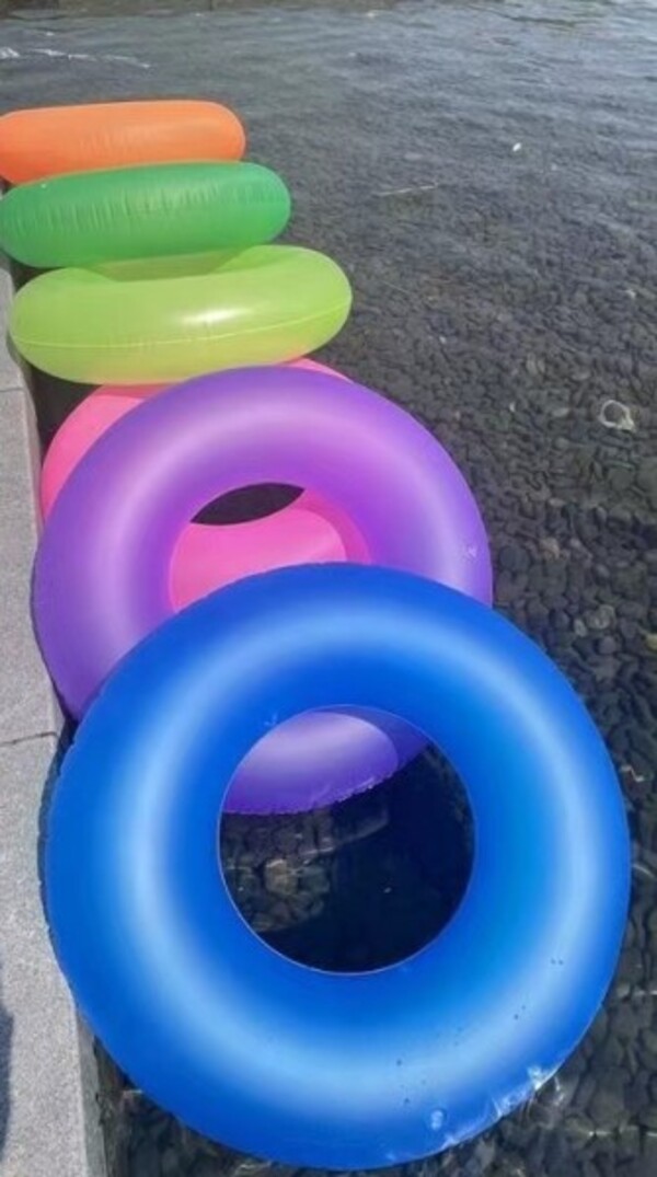 Круг надувной для плавания 90 см Розовый неон