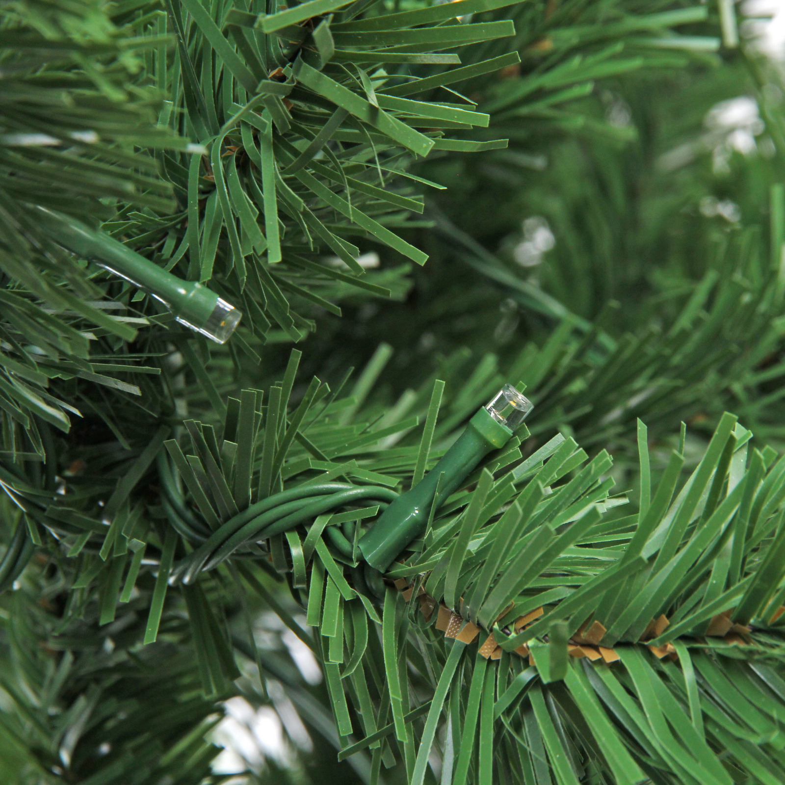 Ёлка "Свет в ночи" 150 см, ПВХ (600 веток) 220 ламп LED (свечение-Теплый белый)