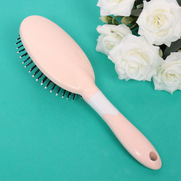 Расческа массажная "Avenue", овальная, цвет нежно-розовый, 6,5*24 см (блистер Ultramarine)