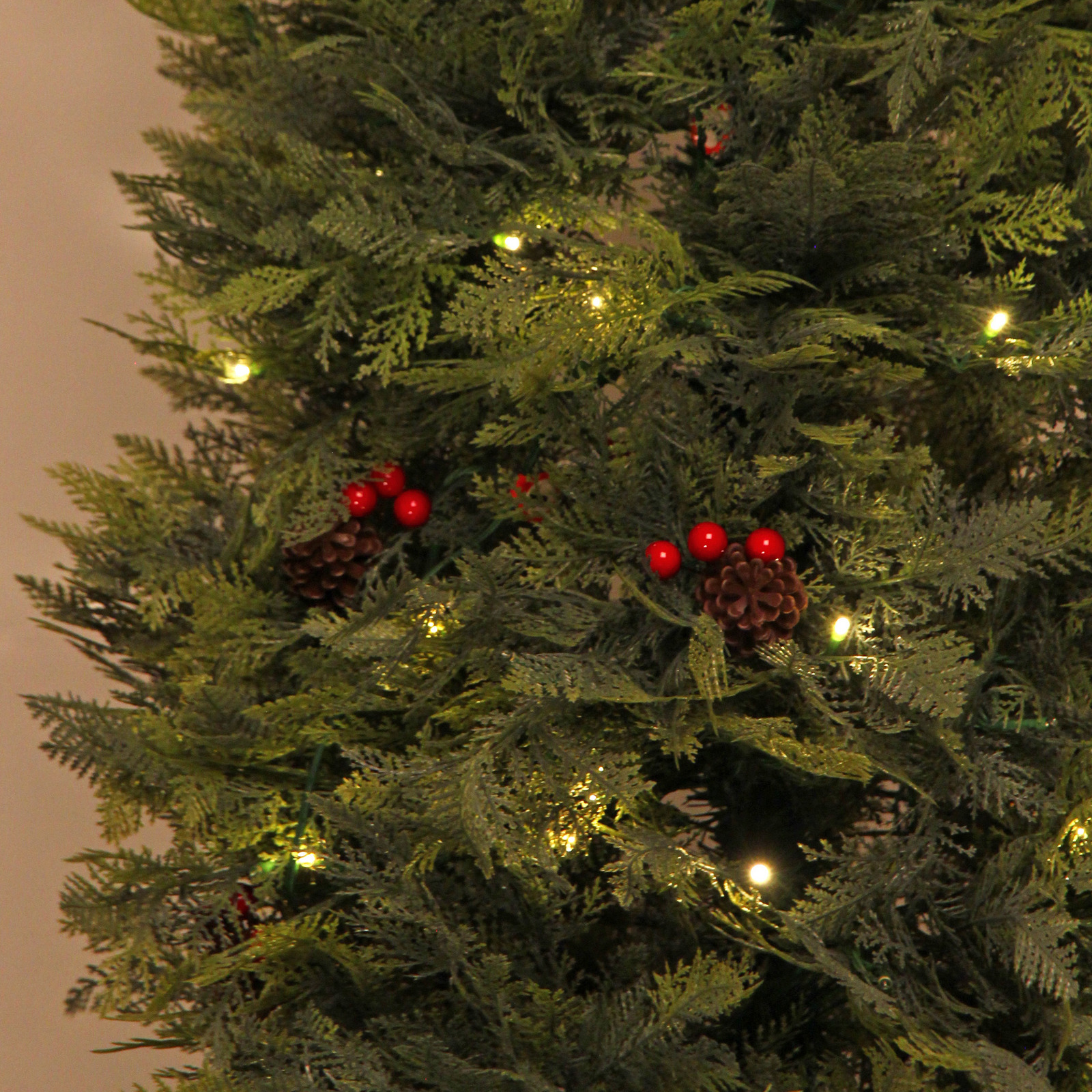 Ёлка светодиодная "Лесная радость" 180 см (868 веток), 260 ламп LED, цвет свечения-Теплый белый