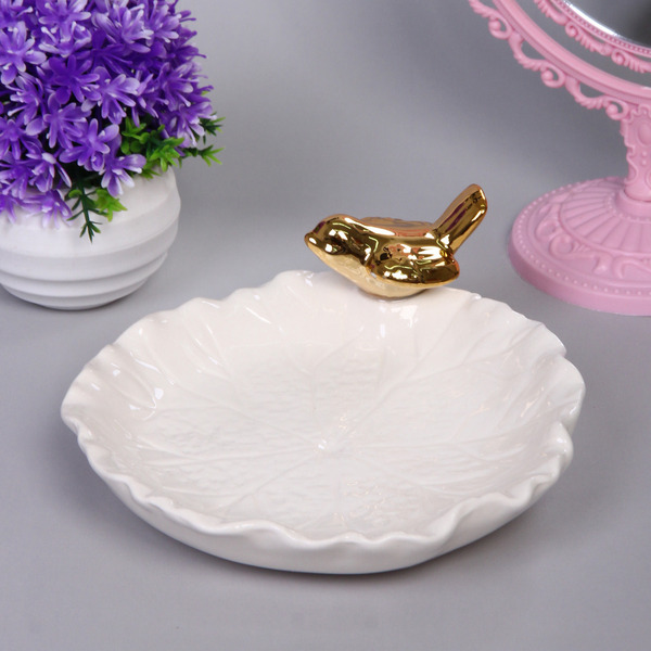 Подставка керамическая "GOLD Podarok", кувшинка, цвет белый, 12*12см (упаковка индив. пленка)